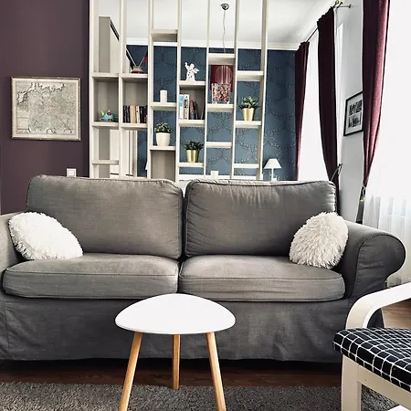 Street Apartment