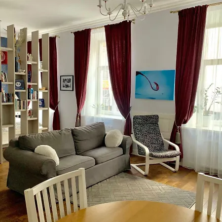 维尔纽斯街公寓 *